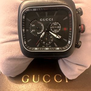 AUTHENTIC GUCCI WATCH ( MENS )